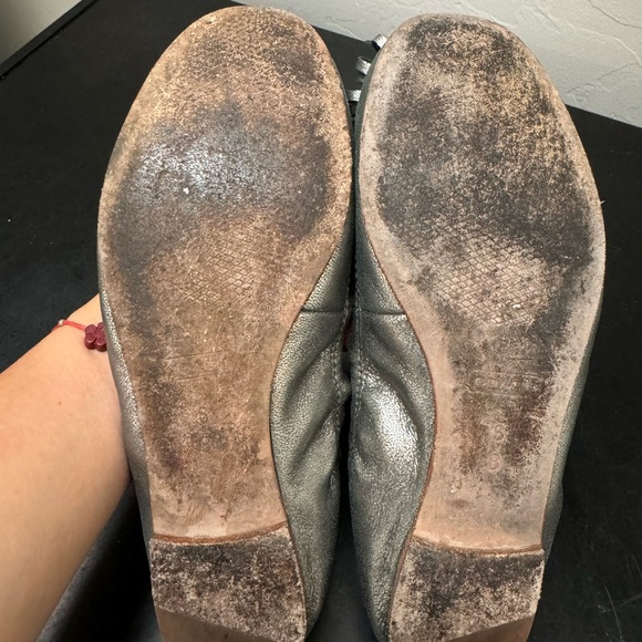 Coach slipped on - Picture 3 of 4